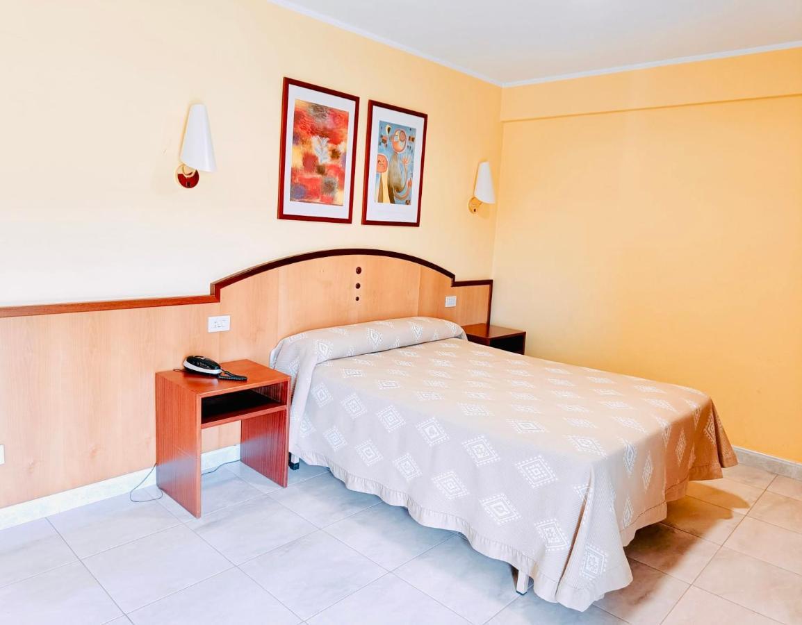 Hotel Alameda Villaviciosa  Buitenkant foto