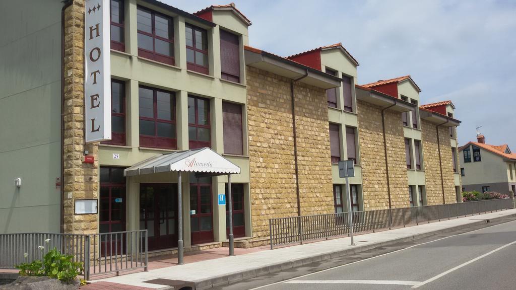 Hotel Alameda Villaviciosa  Buitenkant foto