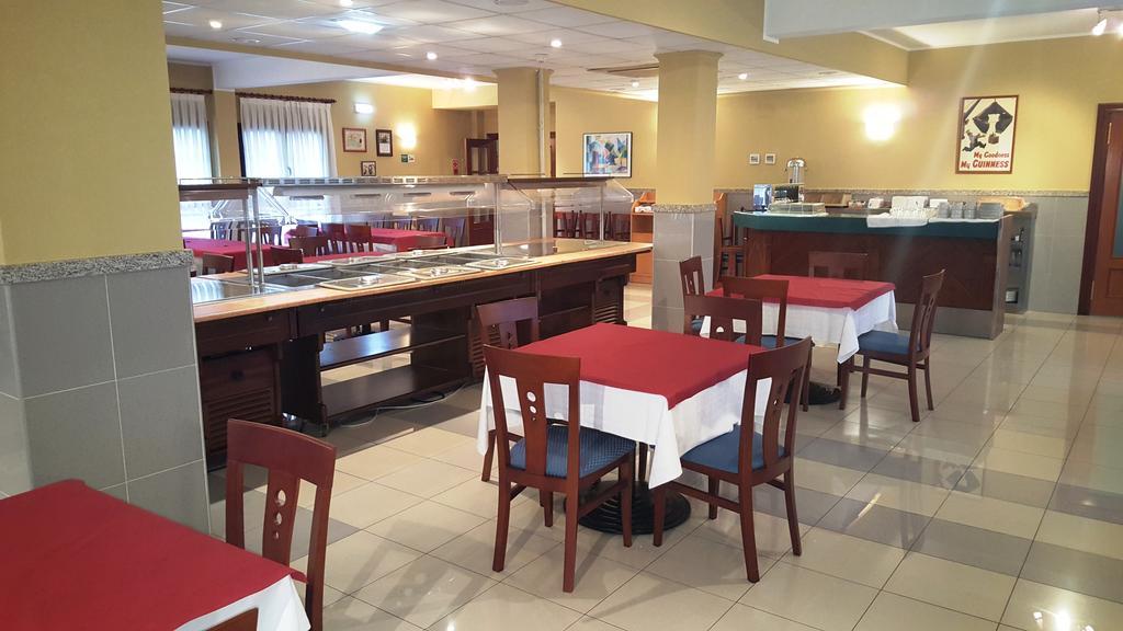 Hotel Alameda Villaviciosa  Buitenkant foto