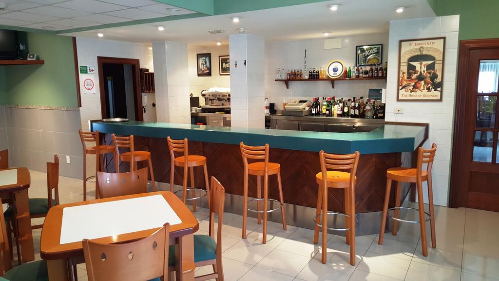 Hotel Alameda Villaviciosa  Buitenkant foto